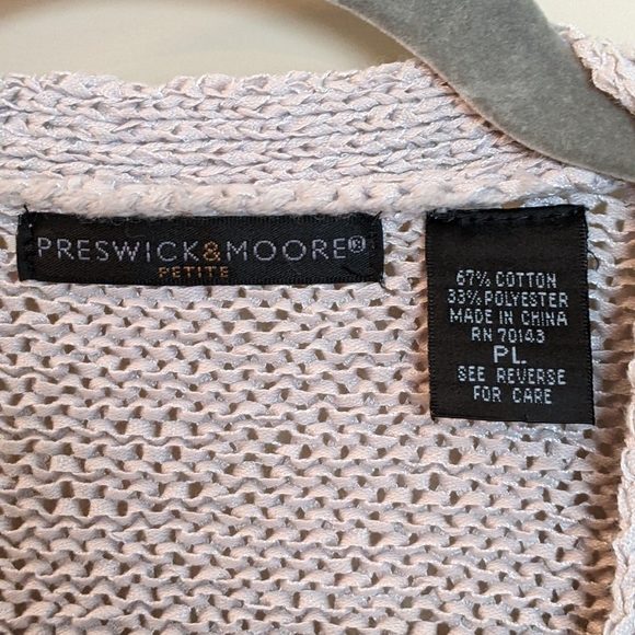 Vintage 2000's, Single button Cardigan, Long sleeve, Loose weave, Lt Grey - Picture 2 of 4